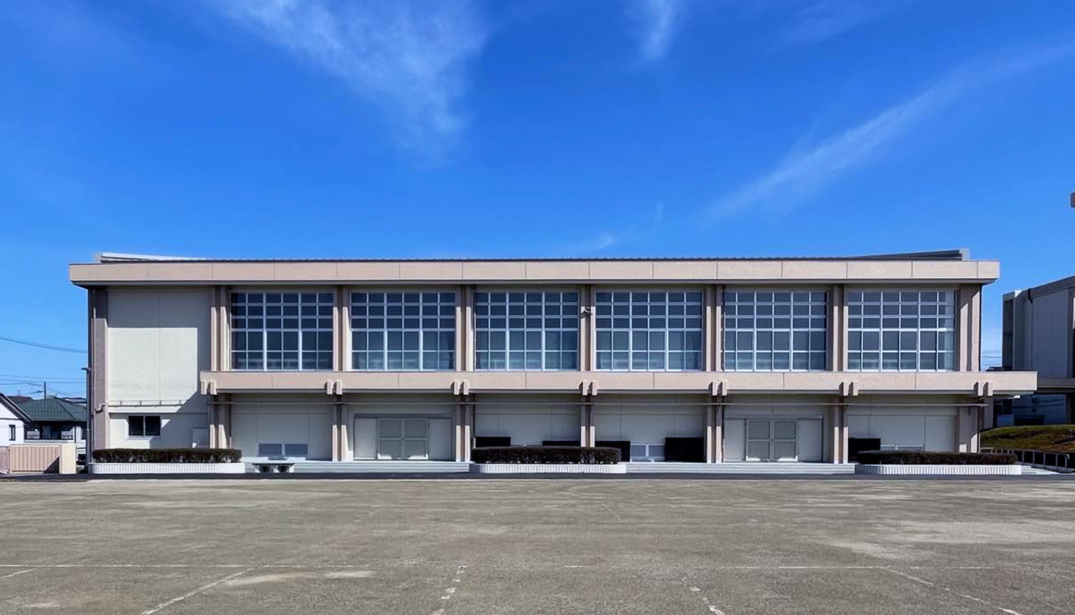 みよし市立南中学校の改修後の屋内運動場
