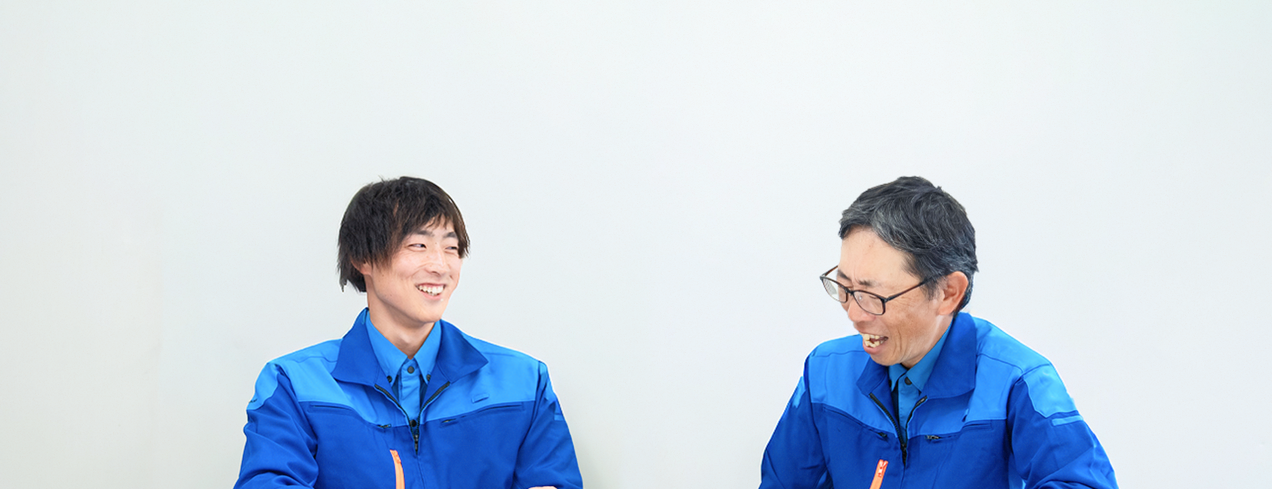 対談するN.SさんとK.Aさん